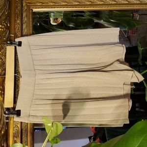 H&M High Waist Flowy Beige Shorts